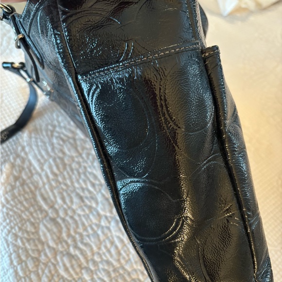 Leather Coach large tote bag, embossed design, many pockets—straps perfect - Picture 5 of 7